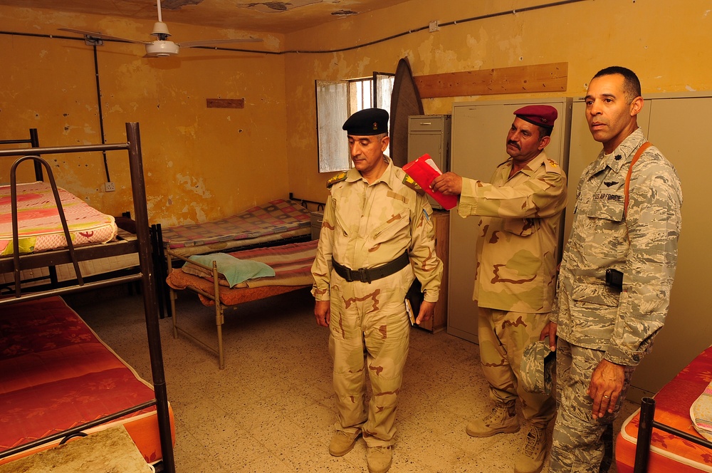 Ali Airmen Provide Comfort to the 10th Iraqi Army Division