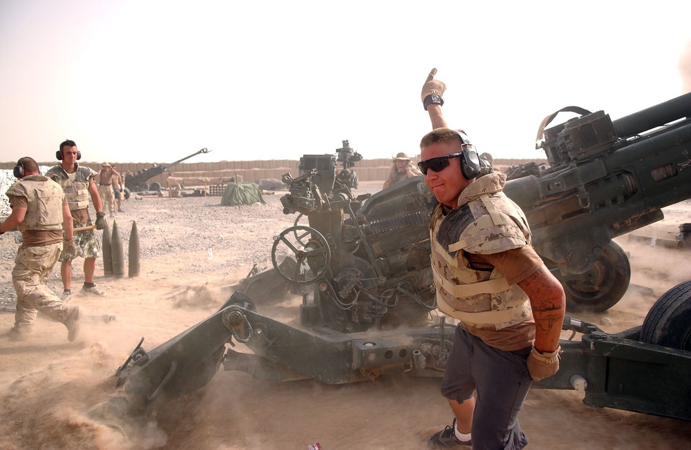 Canadians Support Battalion With Firepower