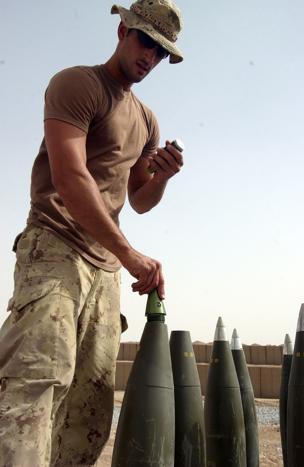 Canadians Support Battalion With Firepower