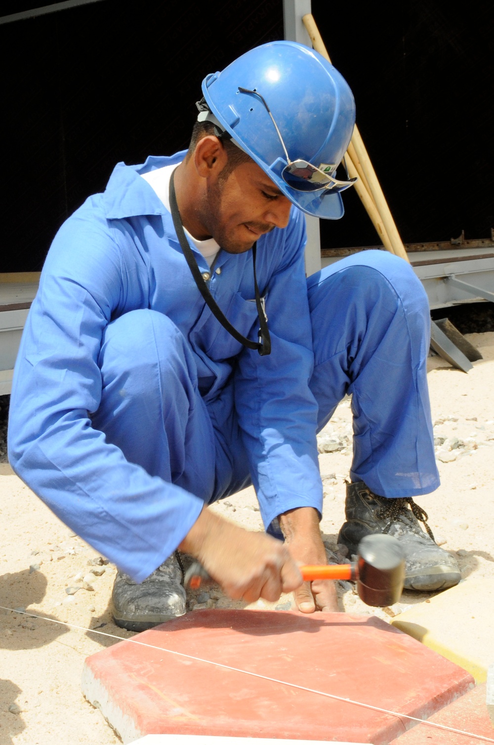 Iraqis build walkway at Basra bizarre