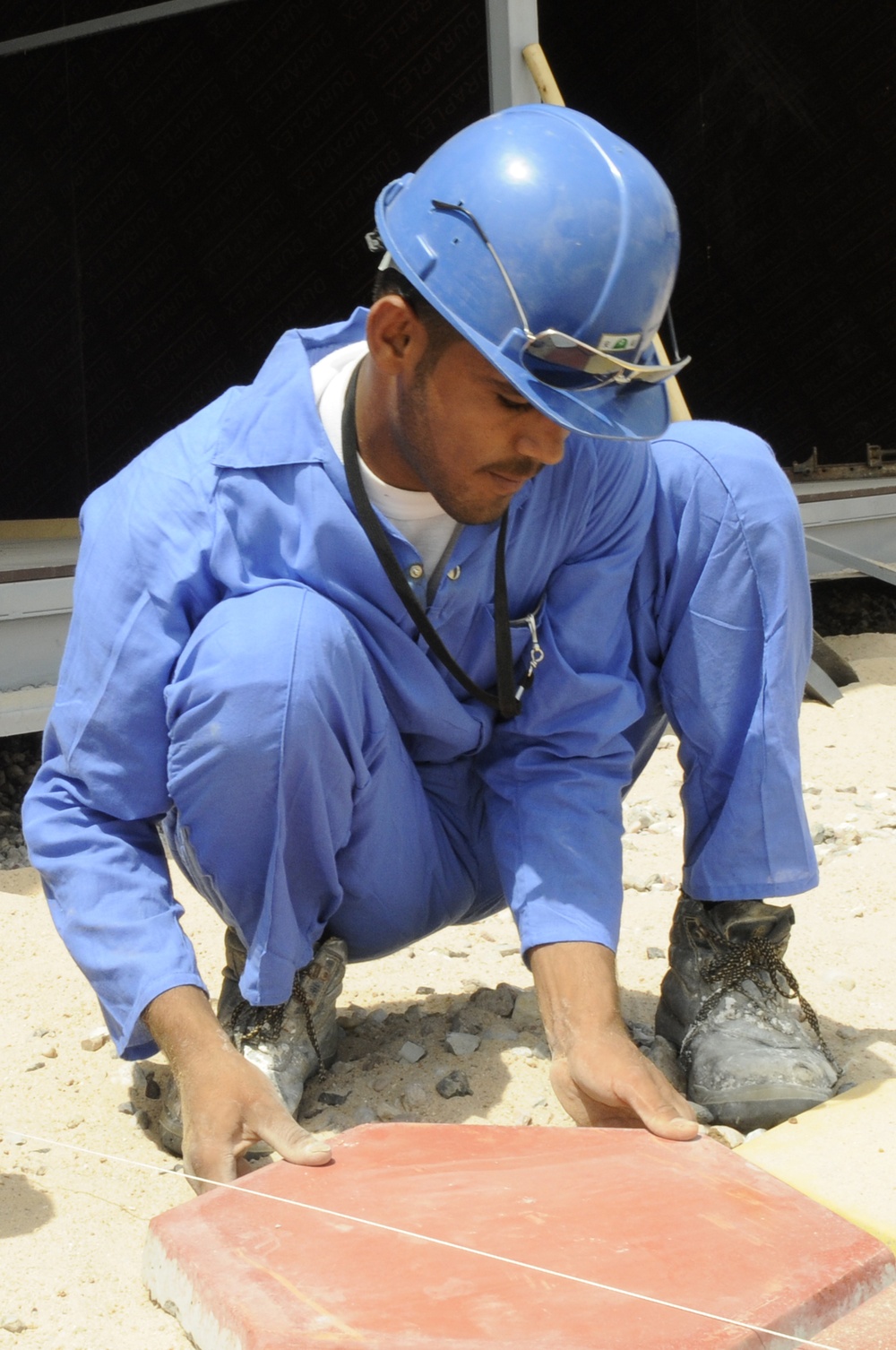 Iraqis build walkway at Basra bizarre