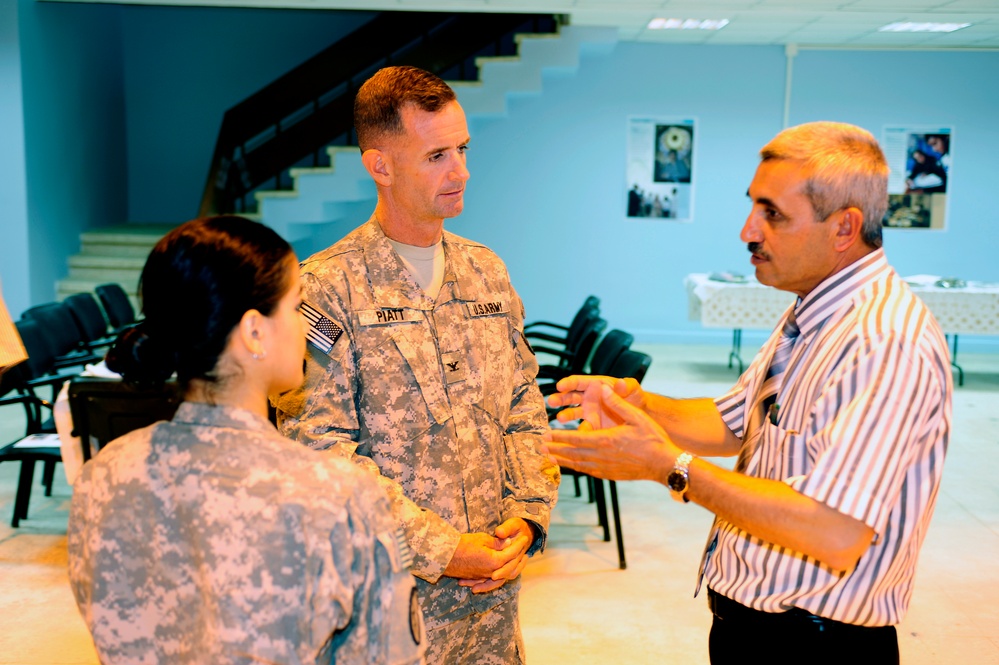 U.S., Iraqi's enjoy a Ramadan dinner