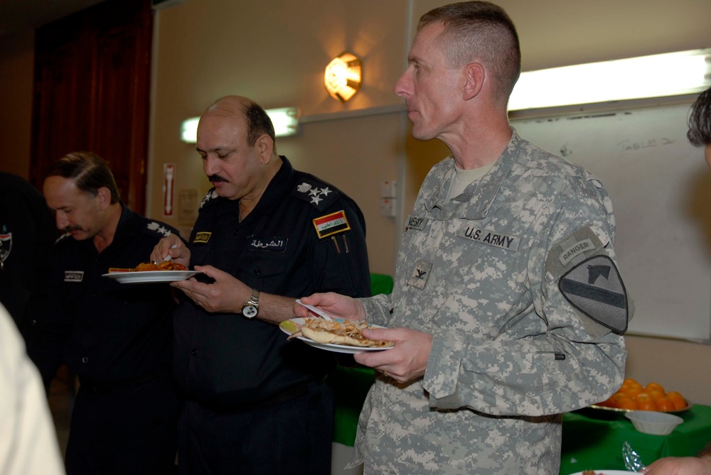 Greywolf brigade breaks Ramadan fast with Iraqi police chiefs