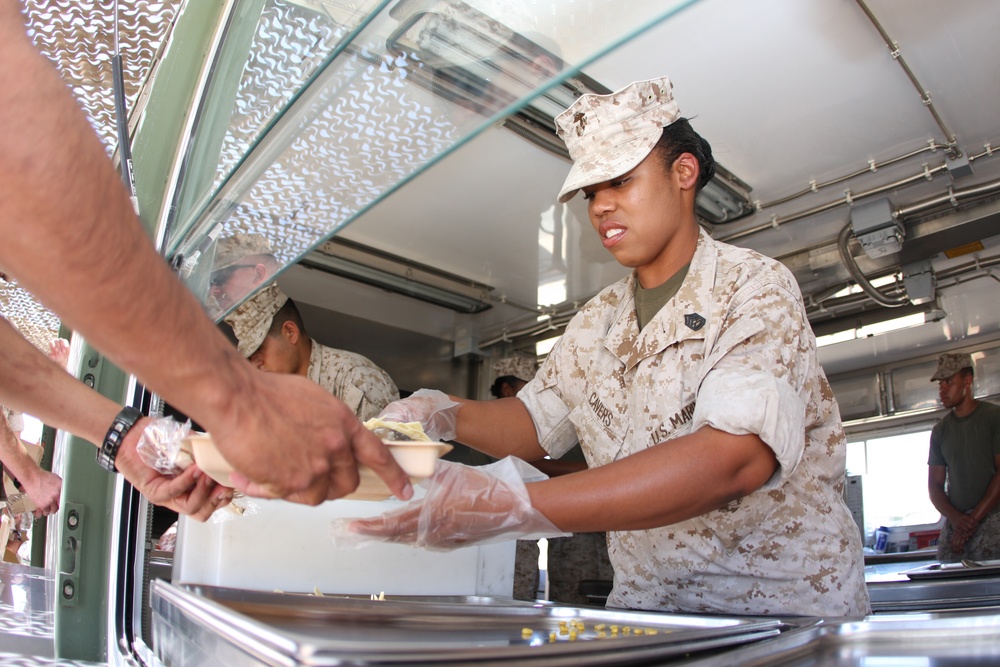 Food Service Marines Serve Hot Food, Increase Morale During Training