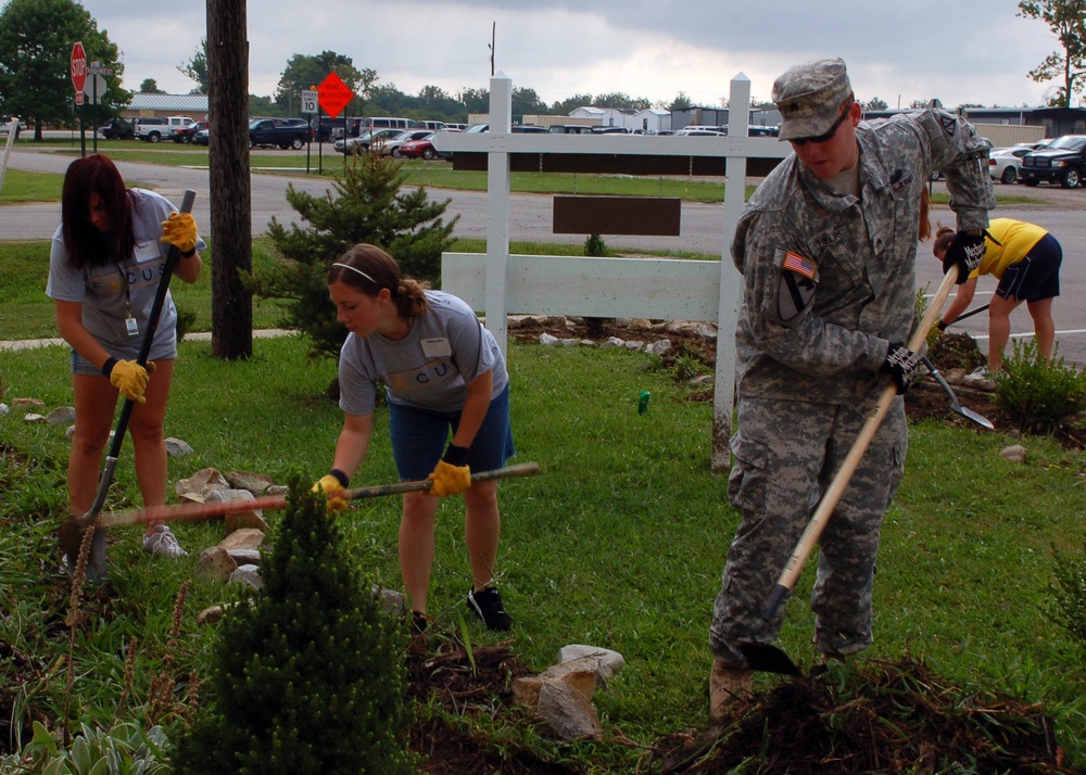 Freshmen focus on fixing up community