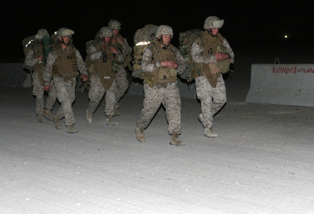 22nd Expeditionary Unit Marines and Sailors conduct hike