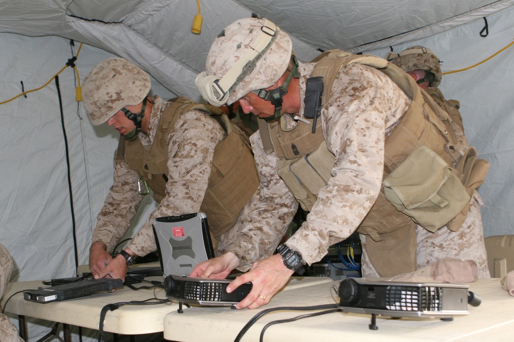 22nd Marine Expeditionary Unit conducts command post exercise