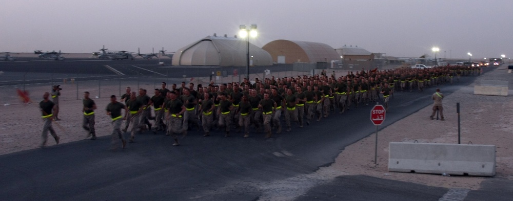 22nd Marine Expeditionary Unit Celebrates Hump-day With Motivational Run