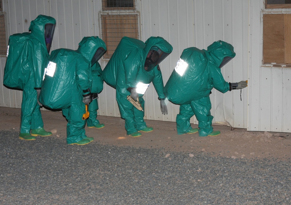 22nd Marine Expeditionary Unit Marines join Army in joint chemical training