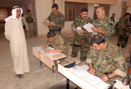 Iraqi security forces enforce the law in Rashaad Valley