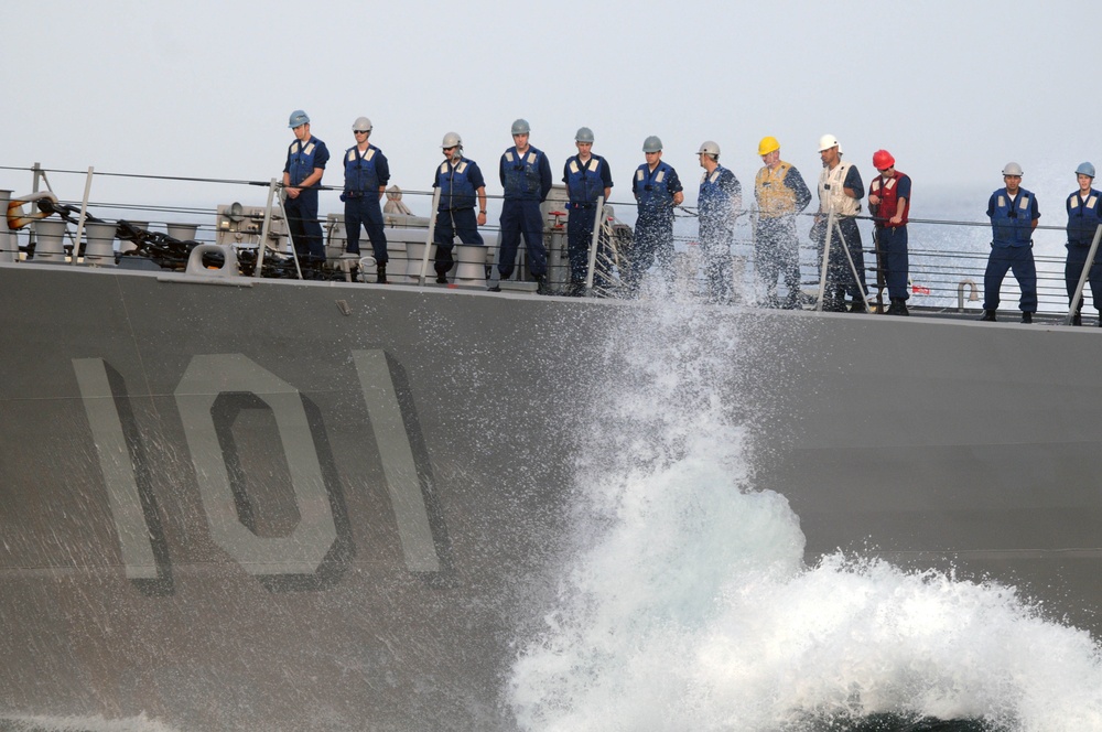 USS Gridley takes on fuel from the Reagan