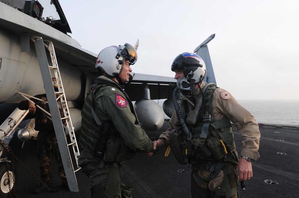 DVIDS - Images - ISAF air director flies Reagan skies [Image 6 of 10]