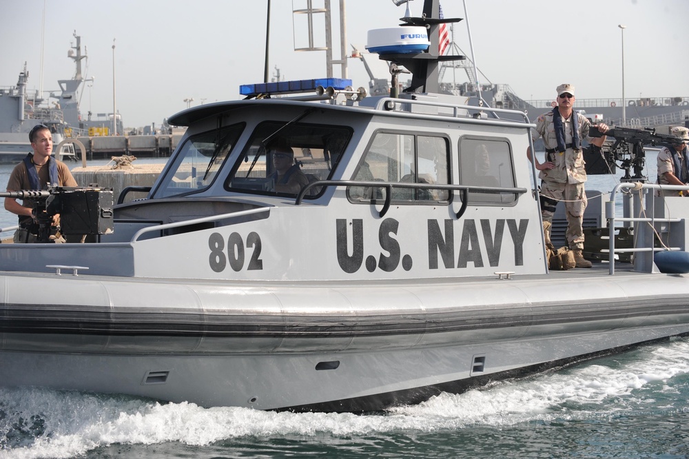 Navy and Coast Guard Work Together at Kuwaiti Naval Base