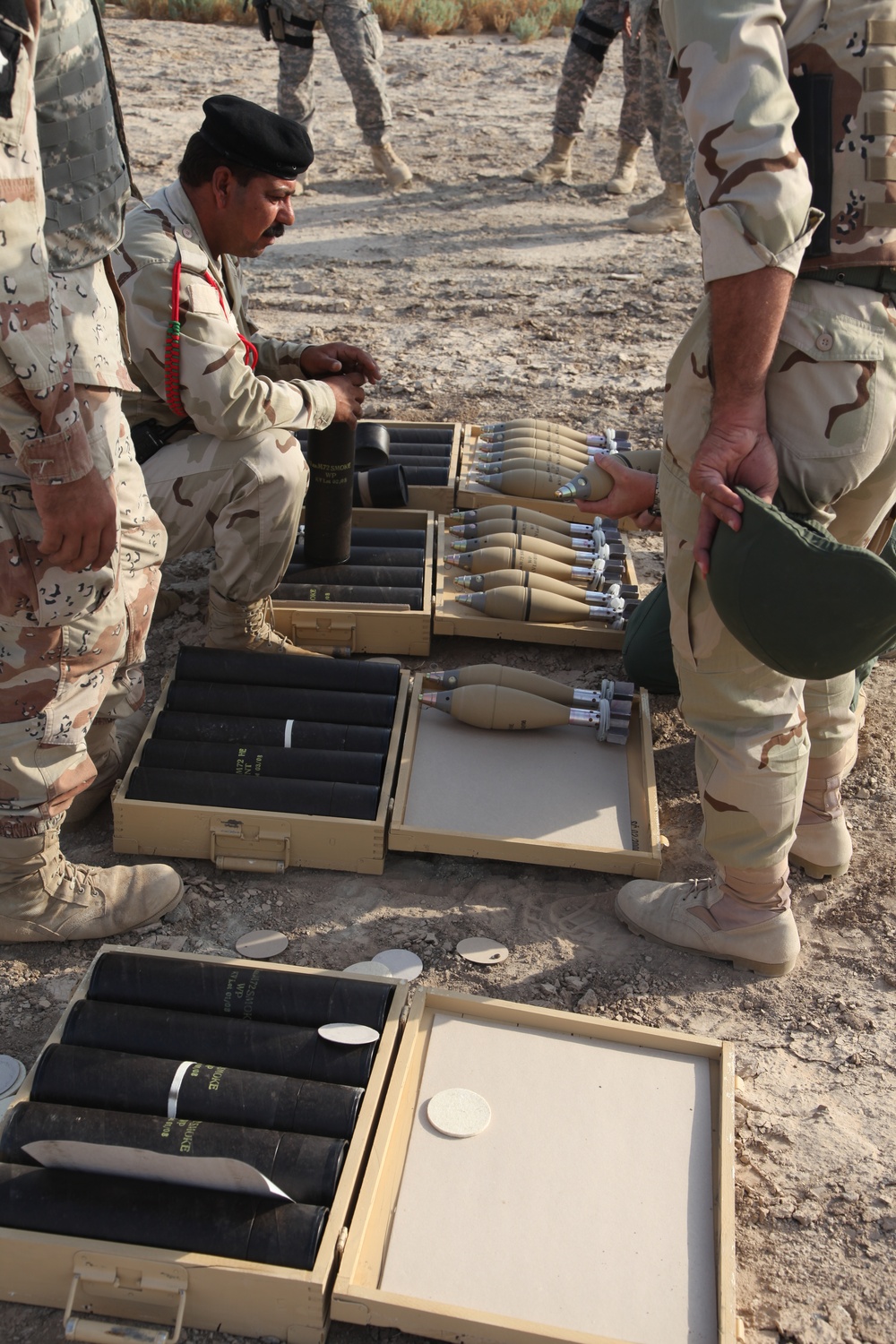 Iraqi Soldiers Certify With Mortars