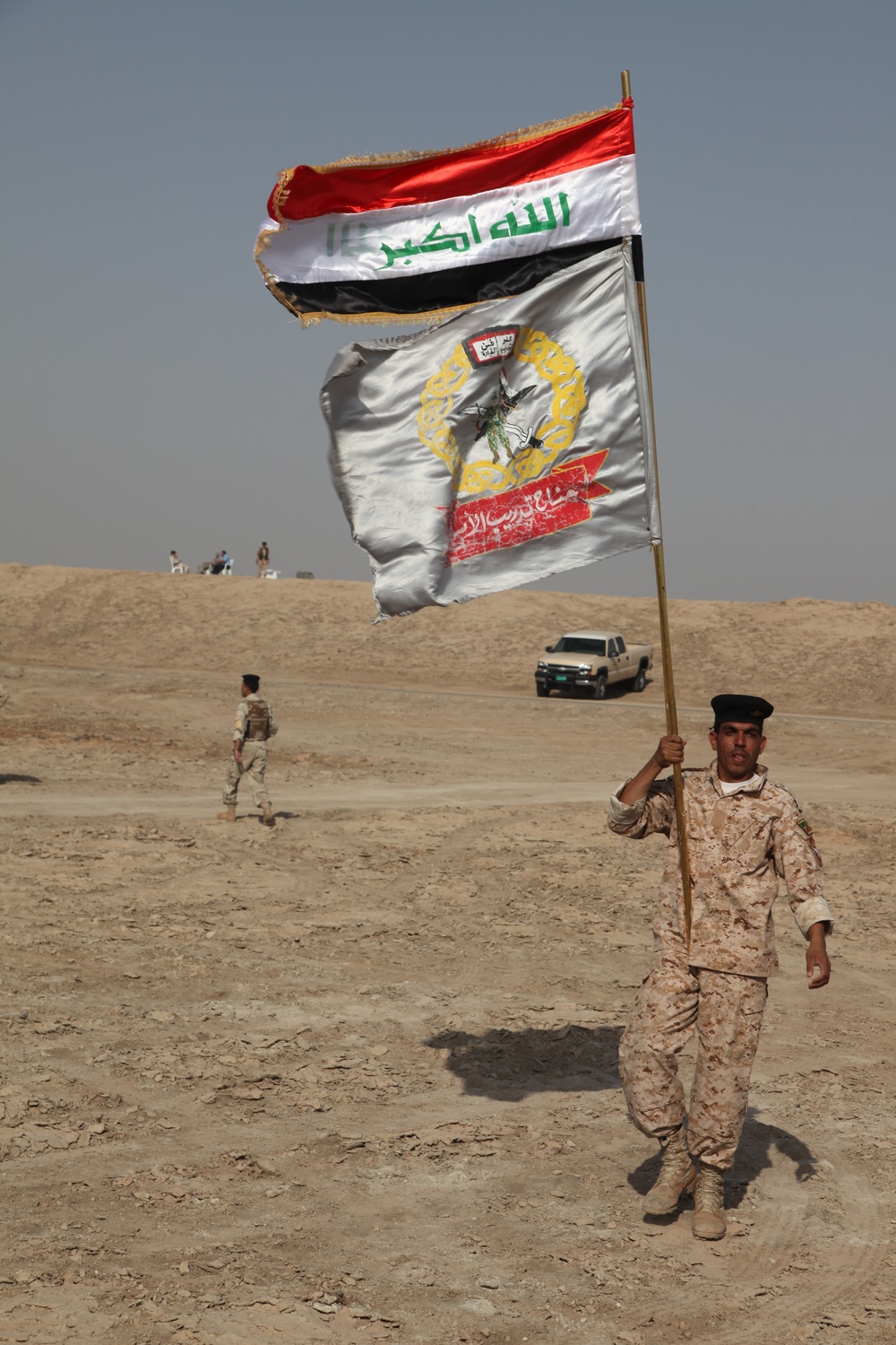 Iraqi Soldiers Certify With Mortars