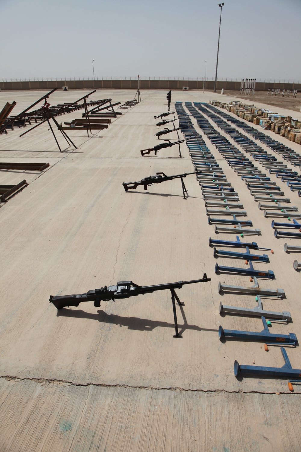 Iraqi Army Displays Captured Weapons