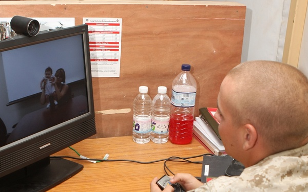 22nd MEU and USO Help Dads 'be There' for Their Children