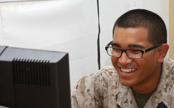 22nd MEU and USO Help Dads 'be There' for Their Children