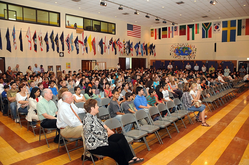 Family Members return to Bahrain School