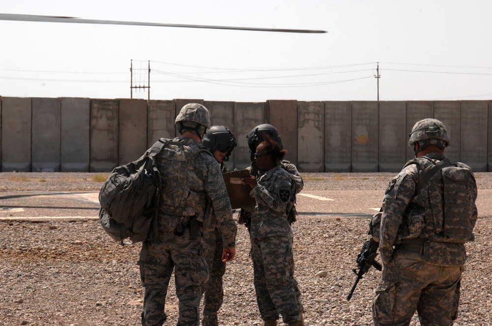 10th Mountain aviation transports troops