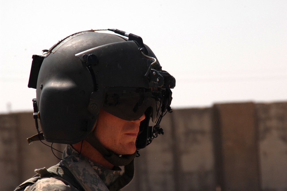 10th Mountain aviation transports troops