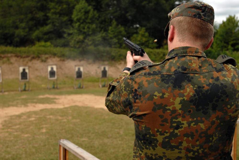 200th Military Police Command hosts German troops for marksmanship training