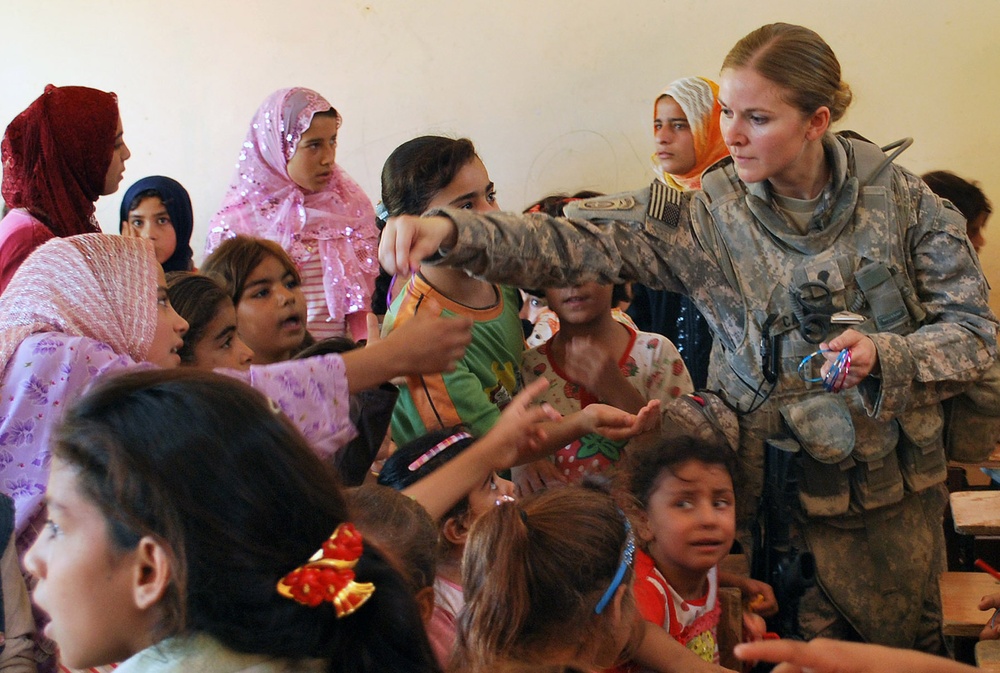 U.S., Iraqi forces spread goodwill