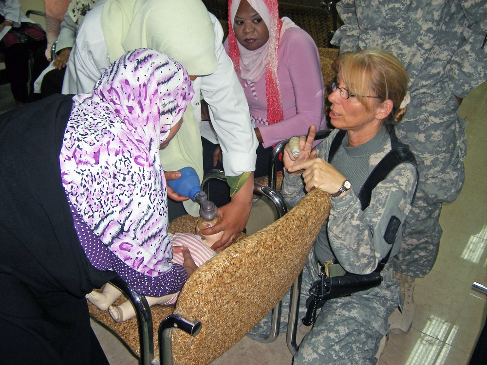 Surgeon's Office Brings Knowledge, Experts to Iraqi Doctors