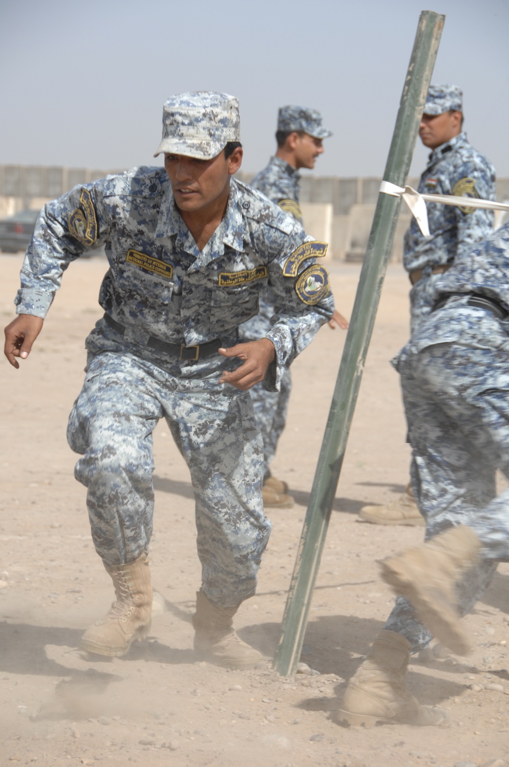 Iraqi police practice room clearing techniques