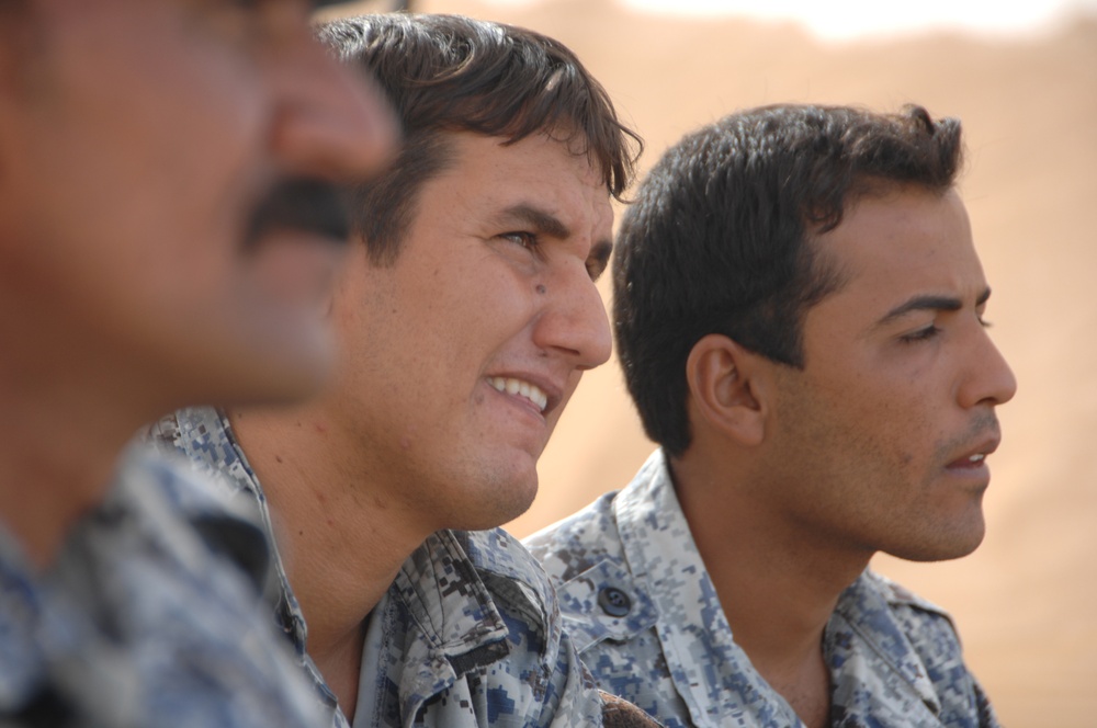 Iraqi police practice room clearing techniques