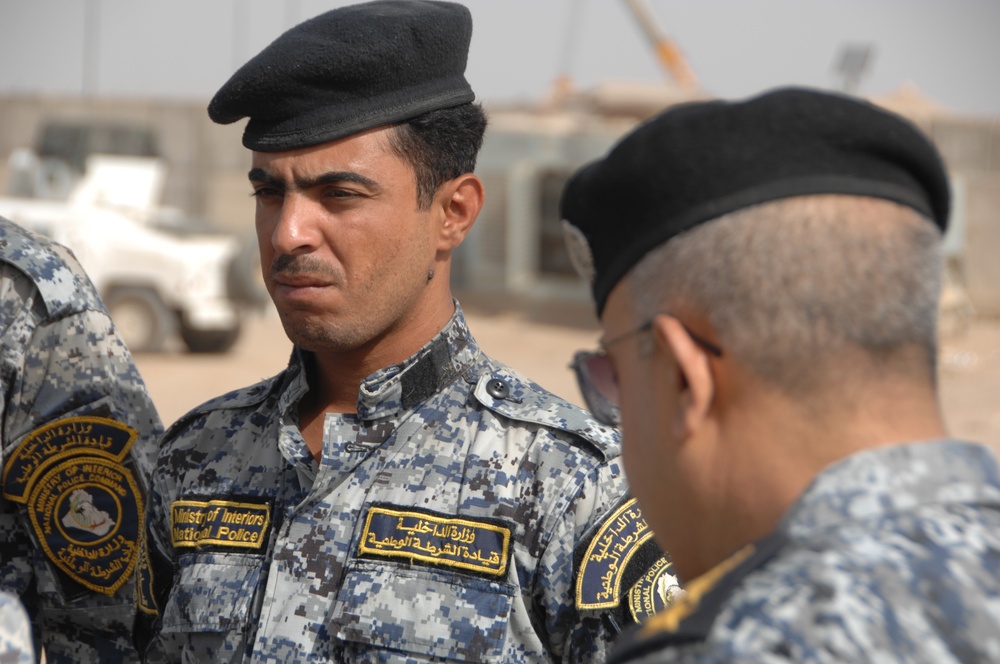 Iraqi police practice room clearing techniques