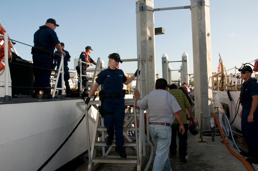 Coast Guard Petrel Transports 23 Suspected Migrants