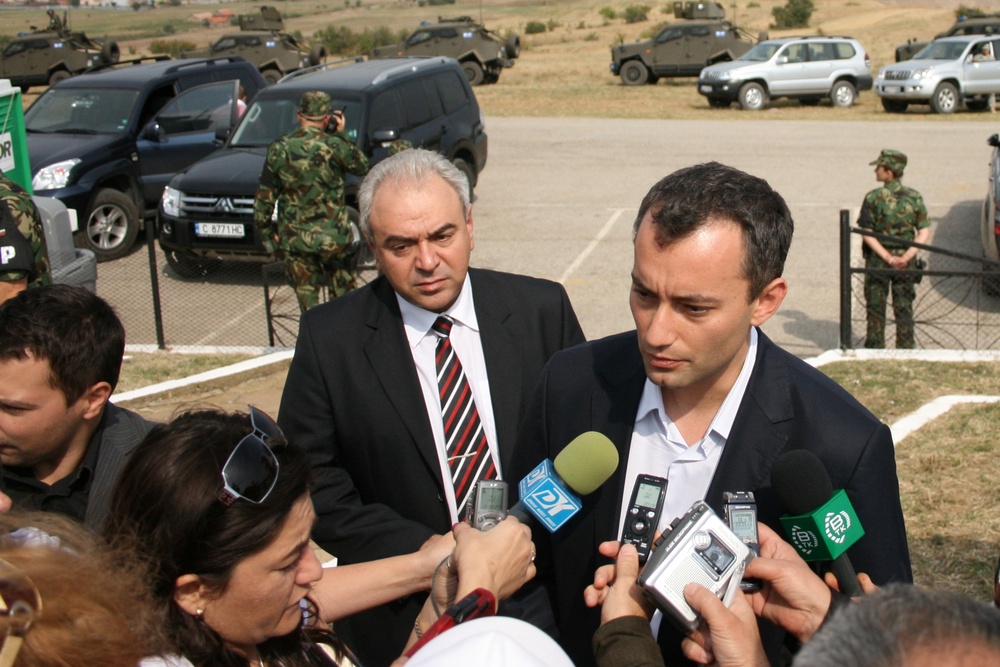 Bulgarian minister of defense observes NATO certification exercise for military police