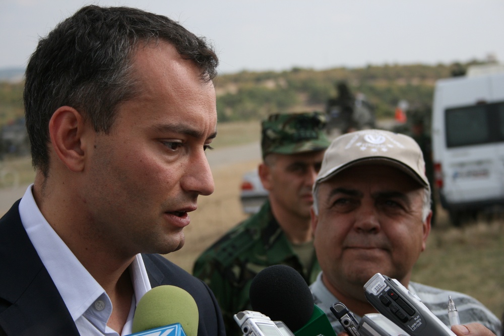 Bulgarian minister of defense observes NATO certification exercise for military police