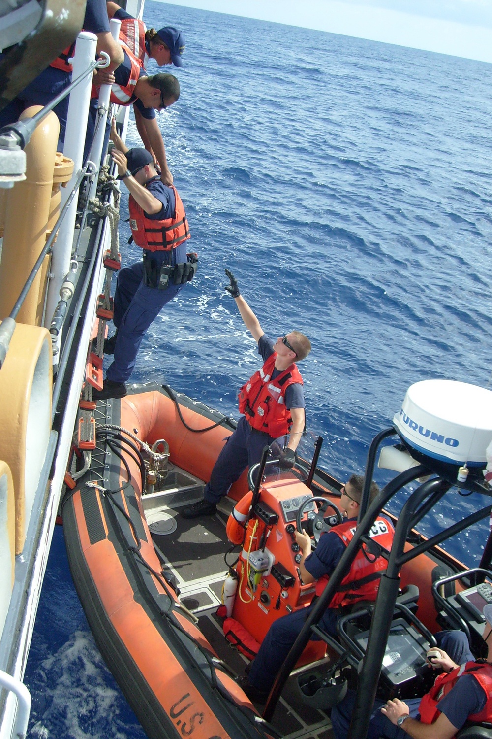 Navy, Coast Guard practice maritime interdiction missions in Carribean Sea