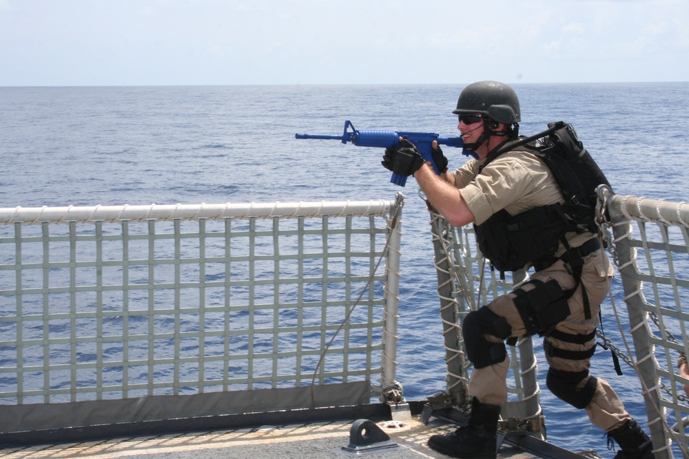 Navy, Coast Guard practice maritime interdiction missions in Carribean Sea