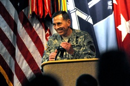 Petraeus Cites Need for Critical Warfighting Specialties