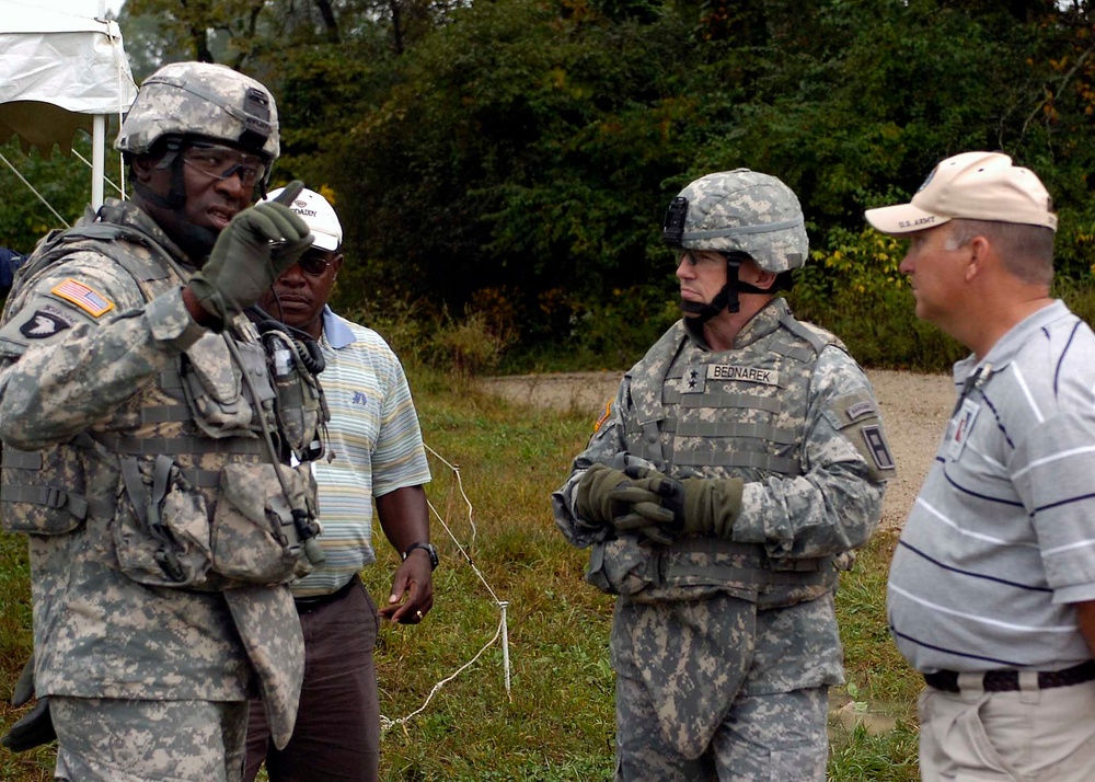 Army generals visit Kosovo Forces 12 Soldiers