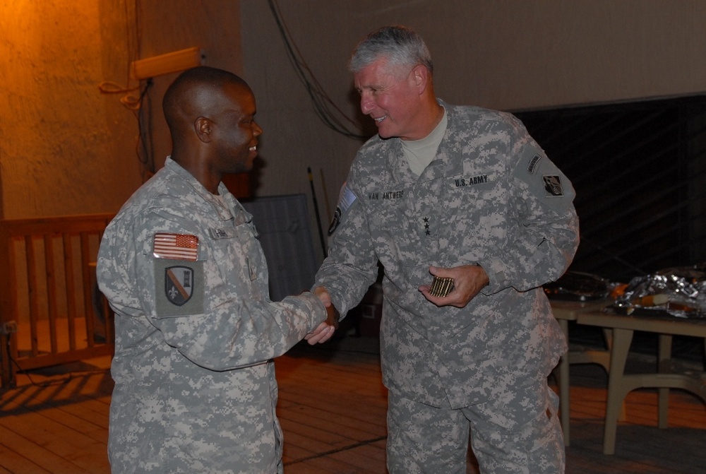 Top Army engineer visits solution driven Soldiers