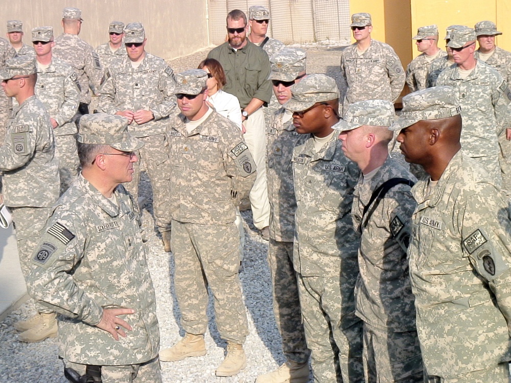 82nd Division Commander recognizes Paratroopers