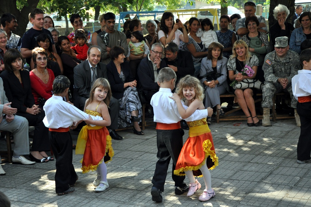 Reopening Ceremony Shows Combined Effort to Renovate Zimnitsa Kindergarten