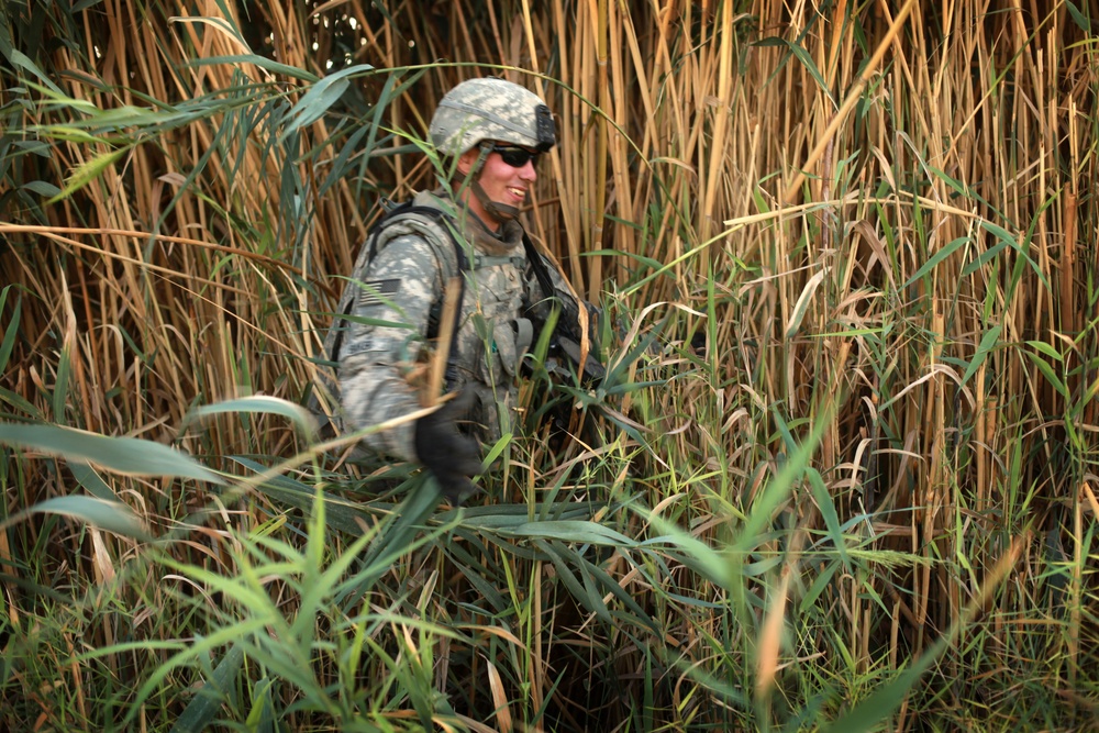 U.S., Iraqi soldiers conduct cordon and search mission near Kirkuk