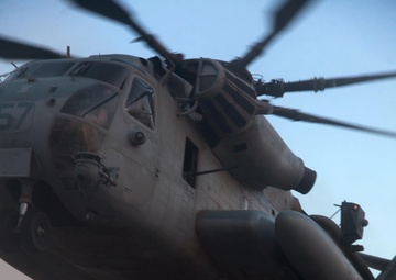 Air-Ground team airlifts newest howitzers in historic first