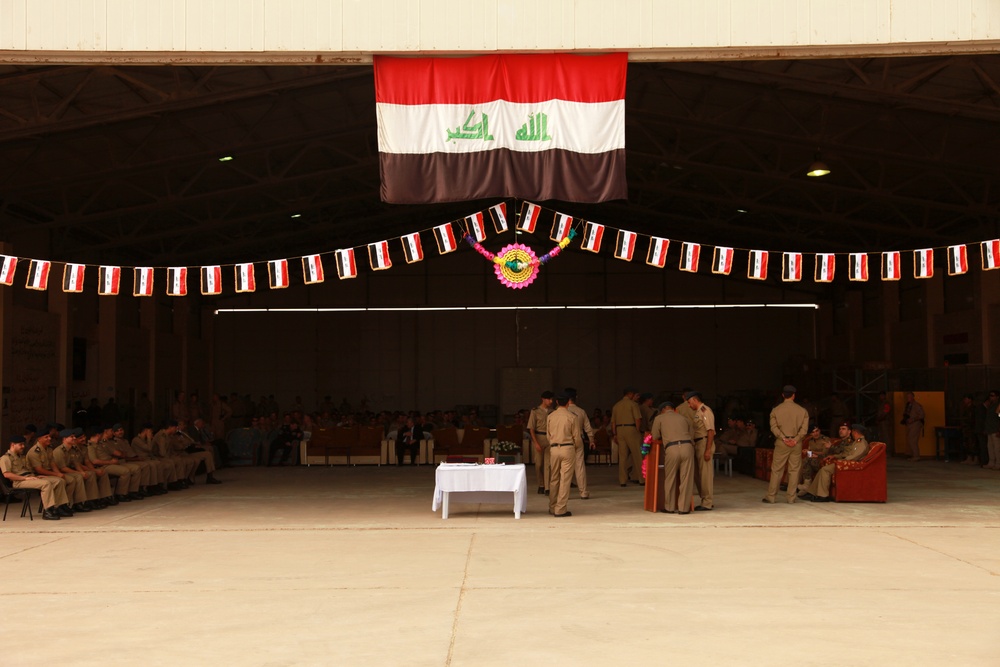 Iraqi airmen earn wings