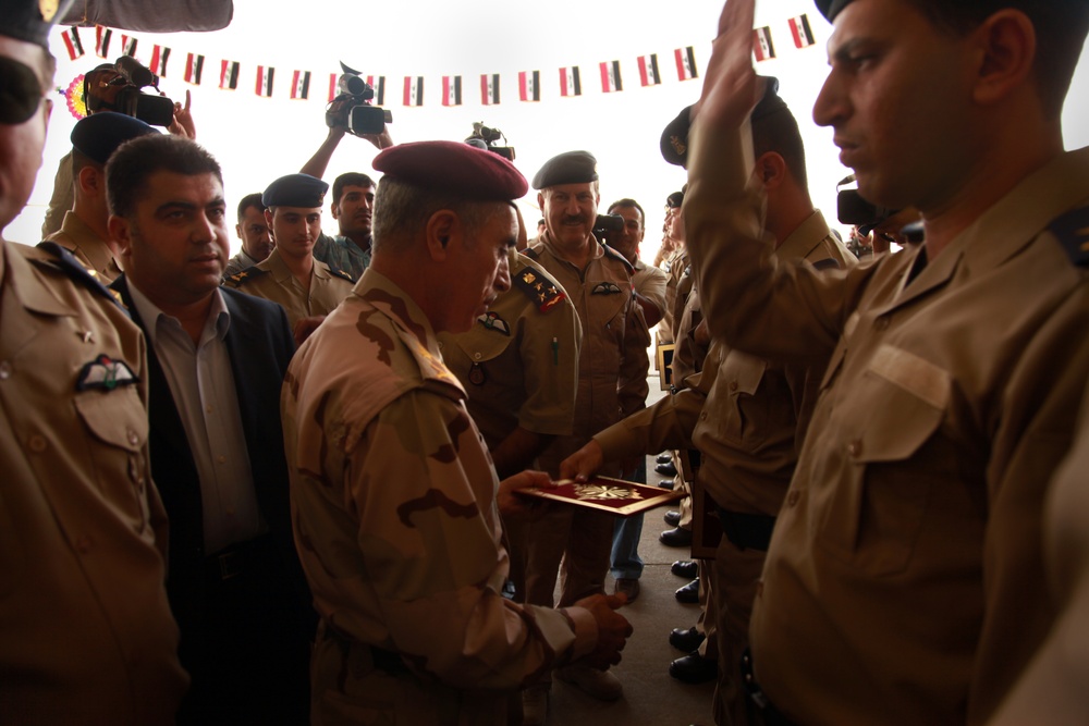 Iraqi airmen earn wings