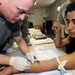 Iraqi soldiers learn about IV's