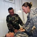 Iraqi soldiers learn about IV's