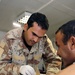 Iraqi soldiers learn about IV's