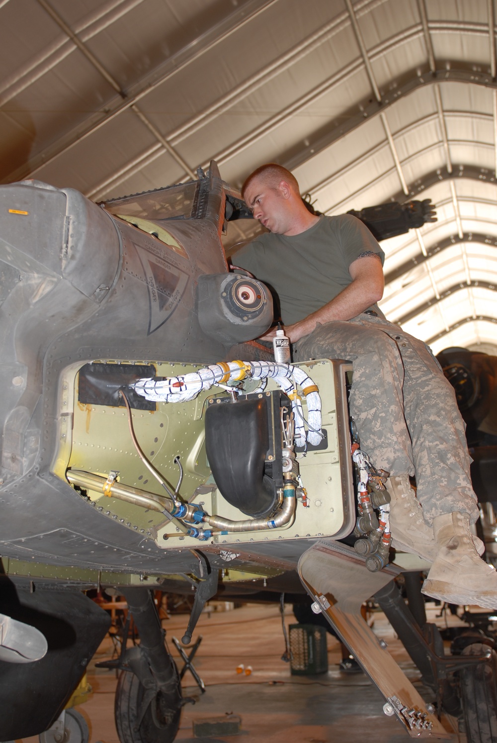 Helicopter repairers keep Soldiers in the air, fighting