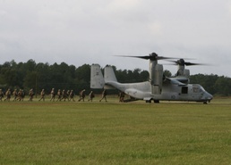 Riding in Style; 1/6 Trains for Heliborne Operations